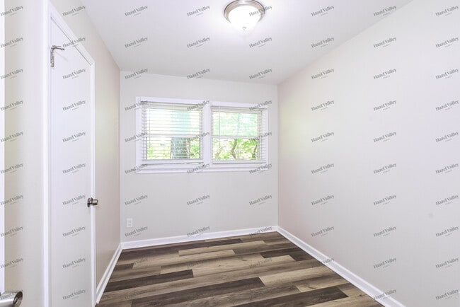 Building Photo - 265 St Patrick Ln