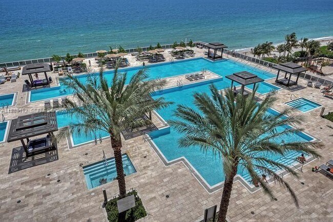 Building Photo - 1800 S Ocean Dr