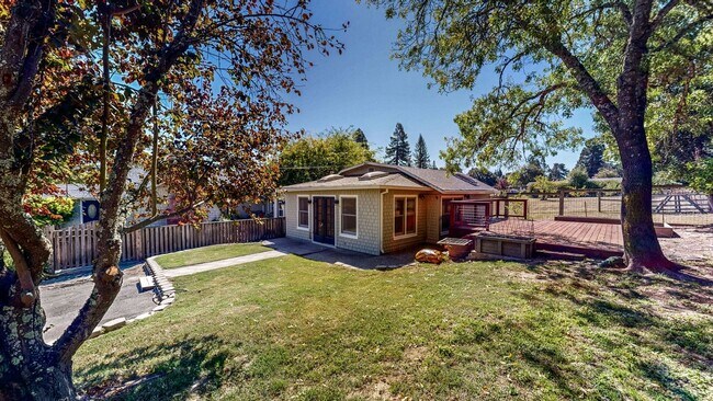 Building Photo - 7470 Mirabel Rd
