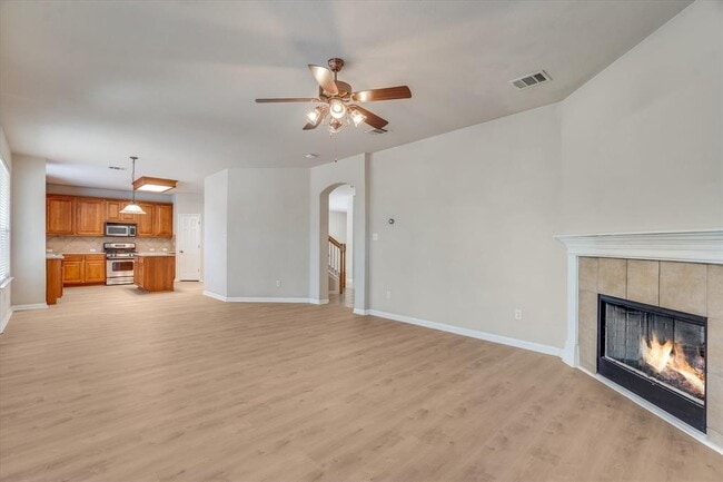 Building Photo - 4029 Lake Edge Way