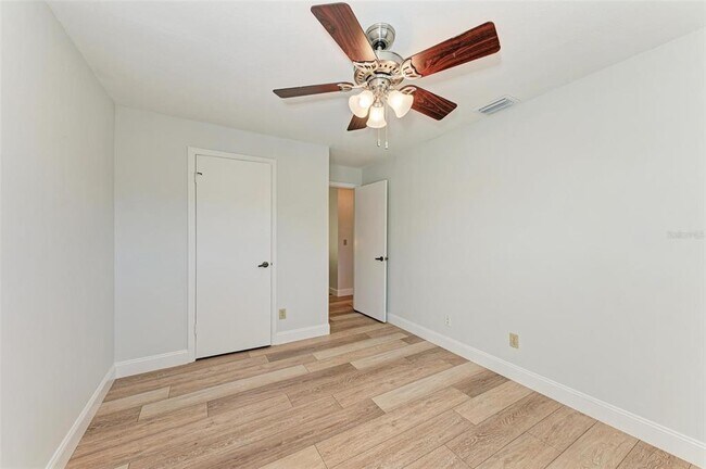 Building Photo - 2927 W Gandy Blvd