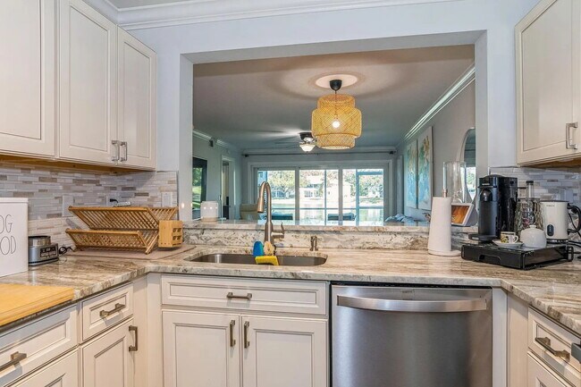 Building Photo - 250 Timber Lake Cir