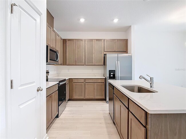 Building Photo - 2950 SUPERMARINE Rd