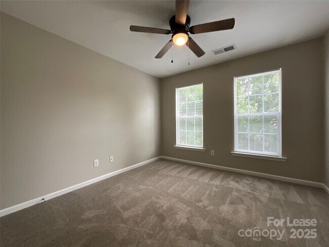 Building Photo - 2111 Arbor Vista Dr