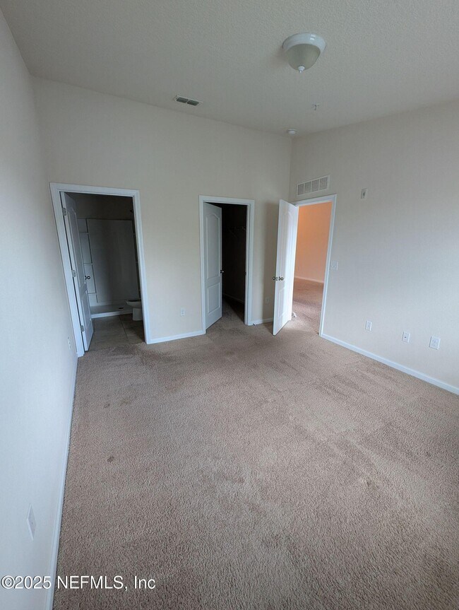 Building Photo - 1622 Golden Lake Loop