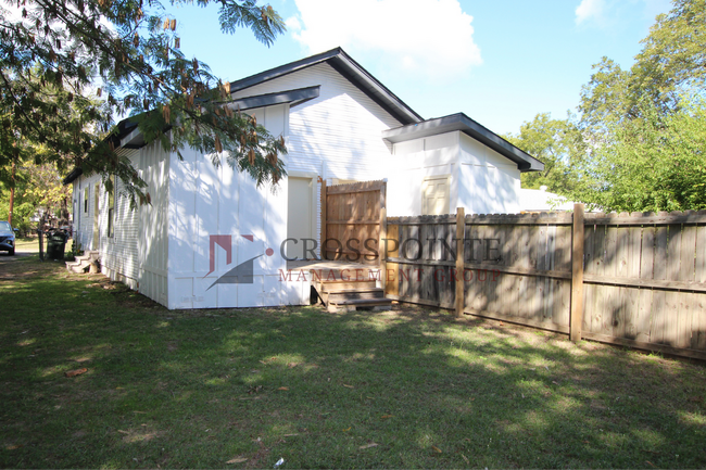 Building Photo - 1535 N Tenneha Ave
