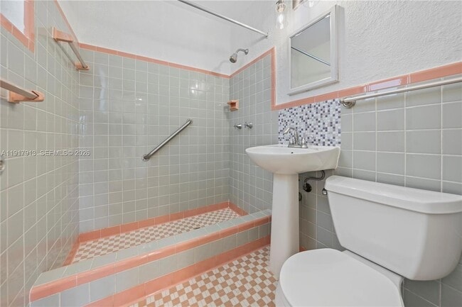 Building Photo - 161 SW 52nd Ct