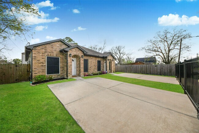 Building Photo - 7980 Ethel St