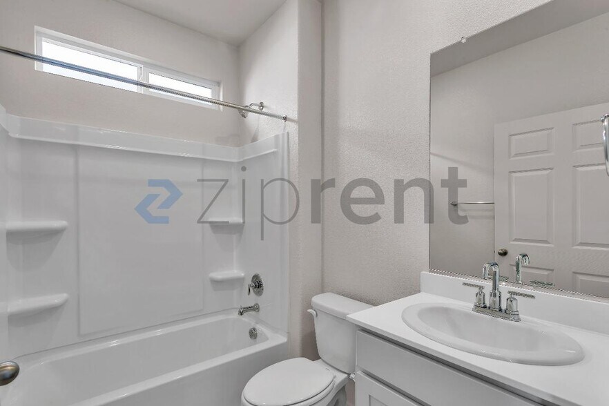 Building Photo - 1790 Haines Ave