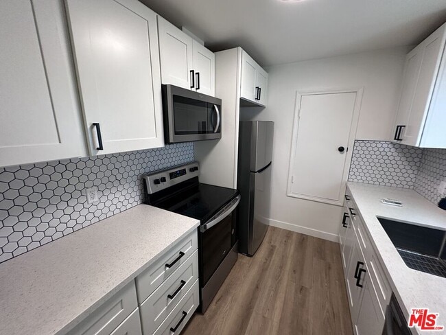 Building Photo - 314 S Clark Dr