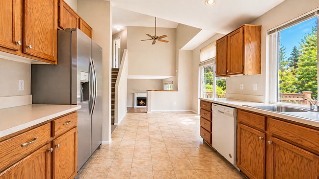 Building Photo - Newly Updated 3BR in The Arbors | Private Long Lake Access + Large Deck