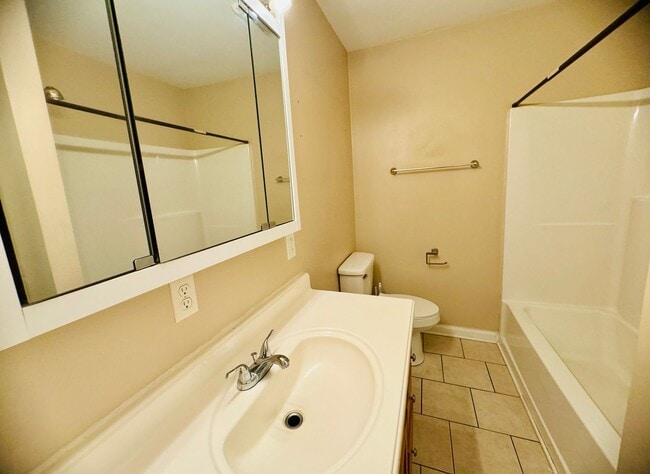 Building Photo - Available to Show