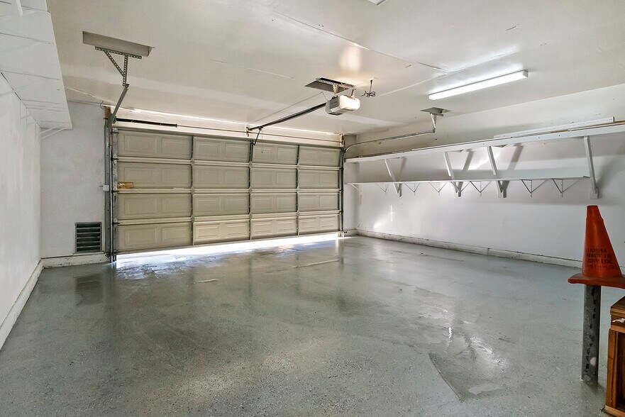 Building Photo - 8707 Cedros Ave