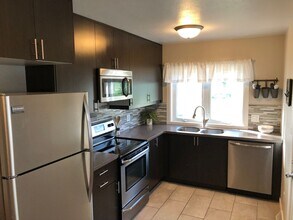 Building Photo - Updated throughout with new master suite!