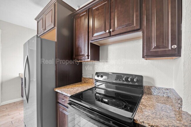 Building Photo - 3053 Brereton St