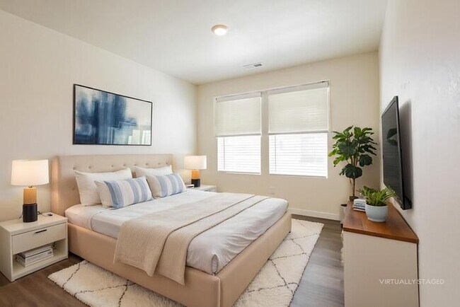 Building Photo - Townhome with Open Layout in Thornton