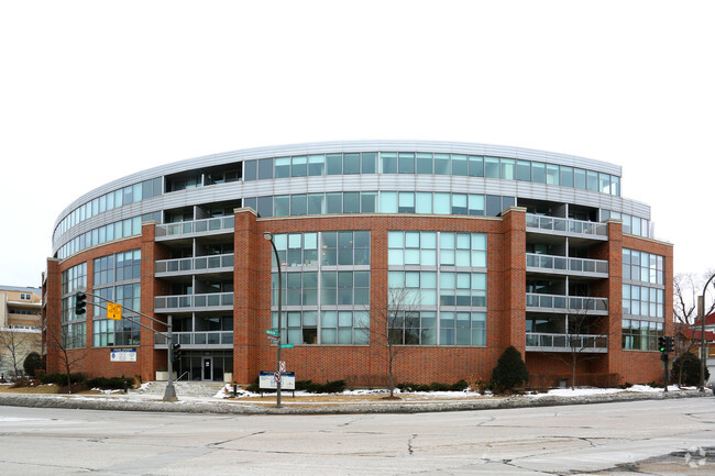 Primary Photo - Grand Bend at Green Bay