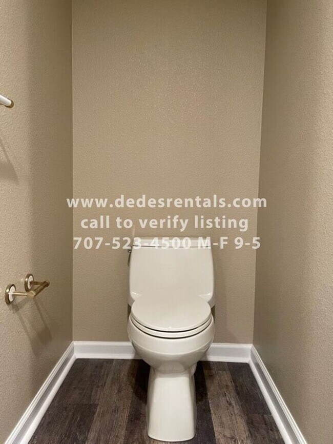 Building Photo - 2038 Stonefield Ln