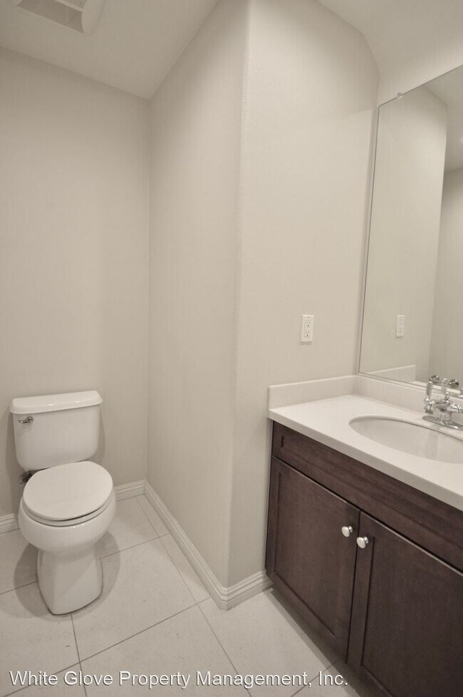 Building Photo - 3 br, 3.5 bath House - 756 South Olive Street