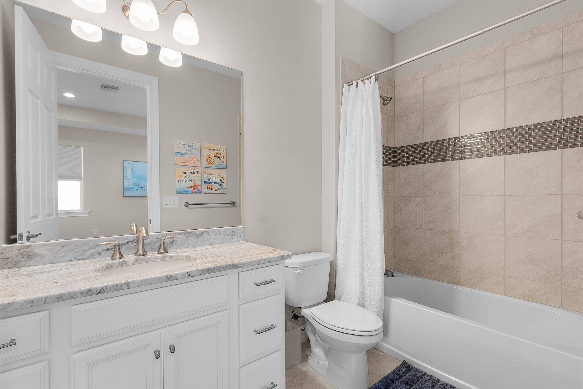 Upstairs Bathroom - 14539 Kelson Cir