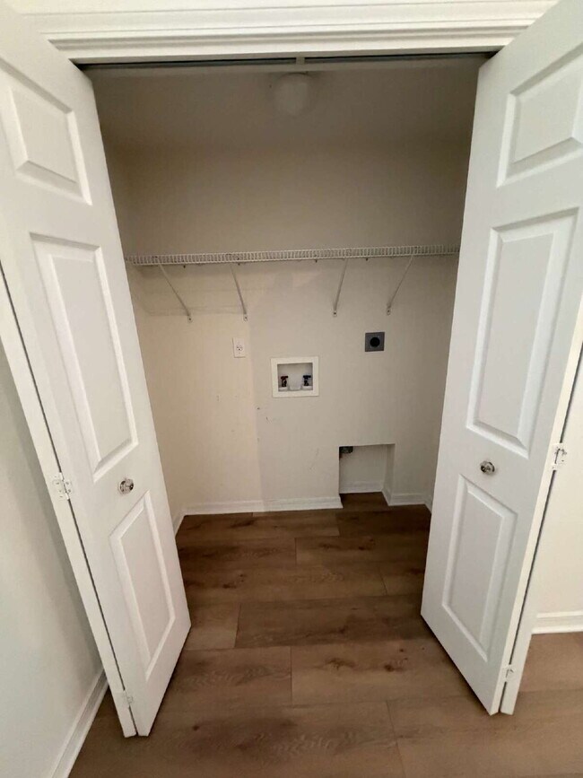 Building Photo - Welcome to The Hammocks! Newly Updated 3 bedroom 2.5 bath home.