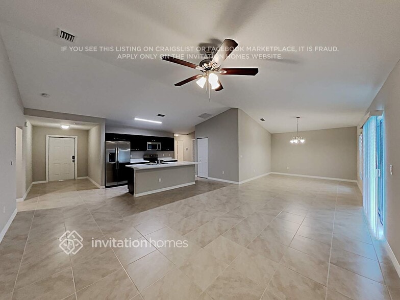 Building Photo - 2058 SW Quarry St