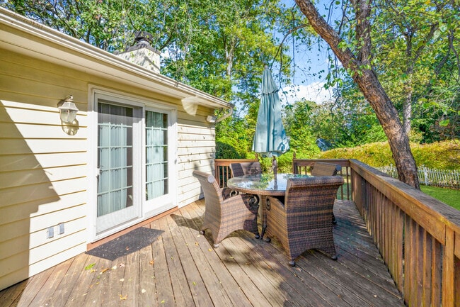 Building Photo - 1 Beech Rd