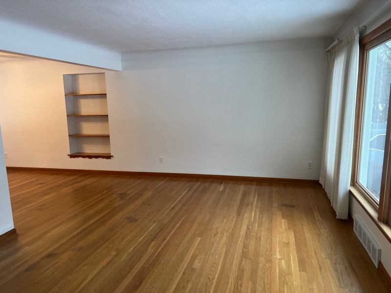 Building Photo - 6564 Oakwood Dr