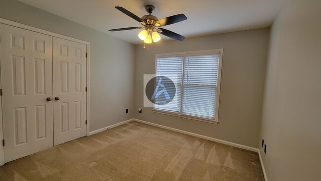 Building Photo - 223 Elmbrook Ln