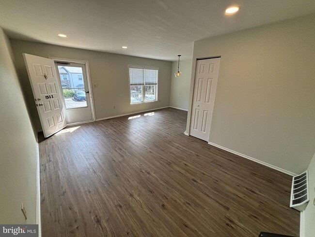Building Photo - 511 WHITPAIN