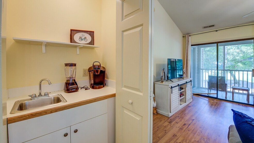 Building Photo - 14 Stillwood Dr