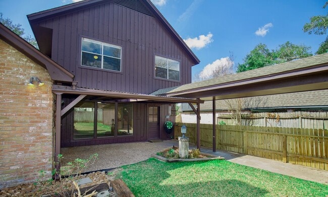 Building Photo - 3903 Kiamesha Dr