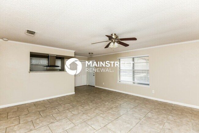 Building Photo - 3 Bedroom Pet-Friendly Home in Crowley, TX with Main Street Renewal