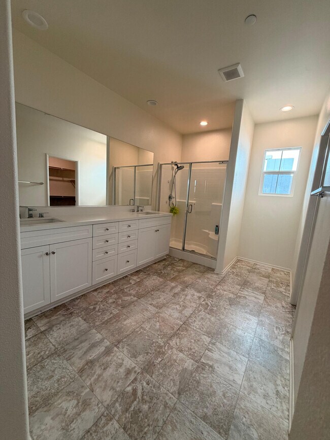 Building Photo - 5348 N Alumni Ln