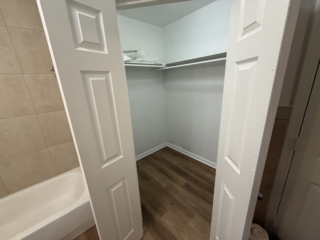 Building Photo - 3739 Rhea Ave