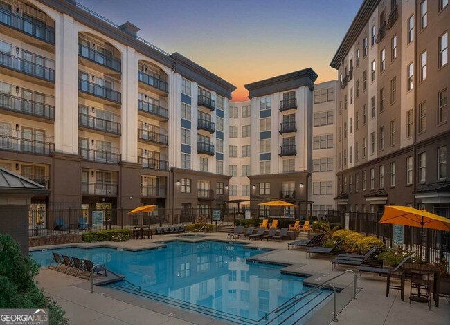 Building Photo - 960 East Paces Ferry Rd NE