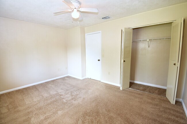 Building Photo - 2635 SW 35th Pl