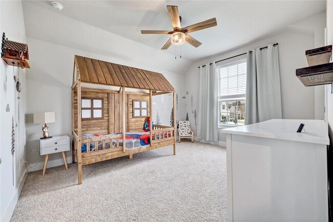 Building Photo - 317 Rock Knl St