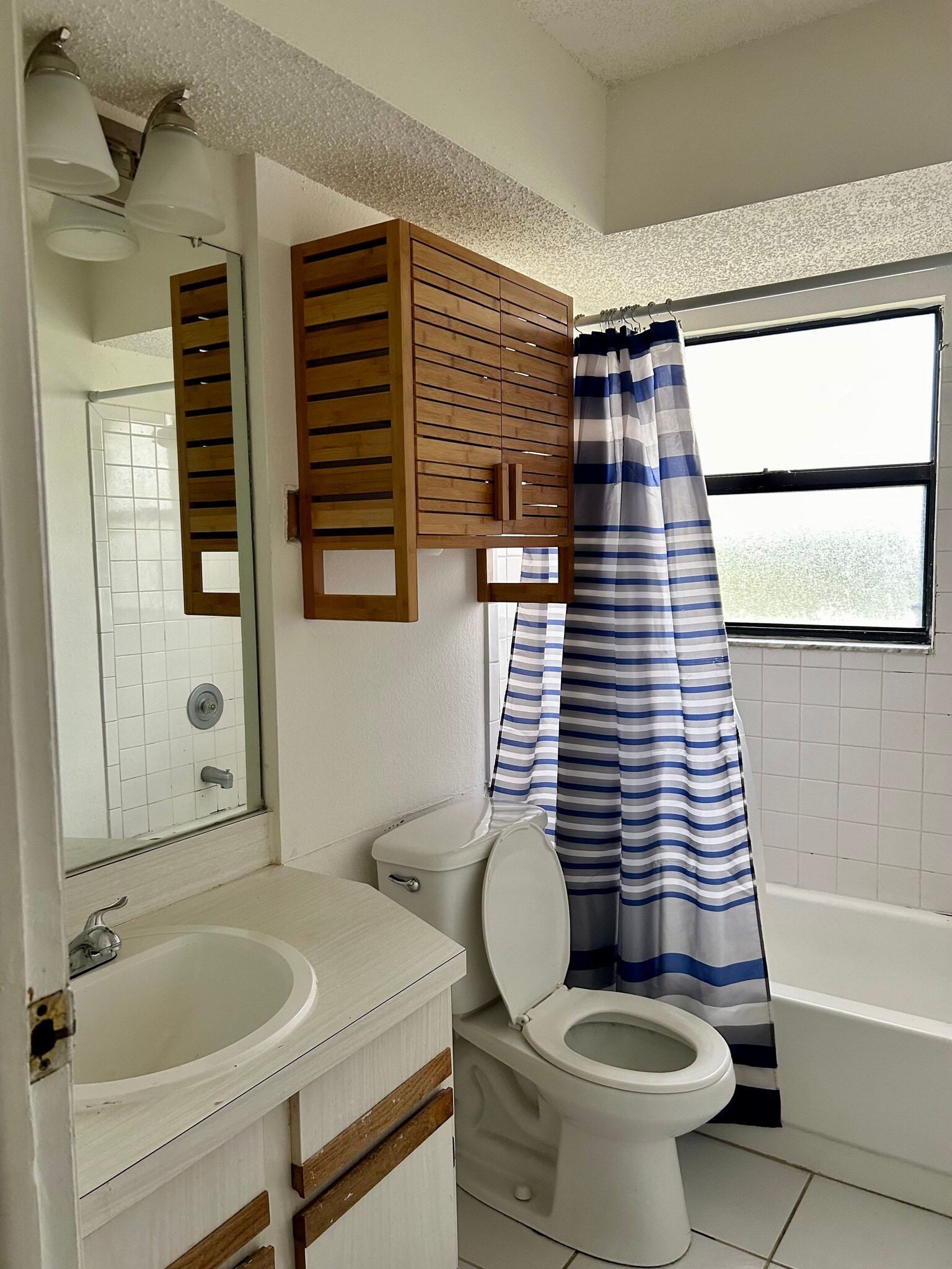 Building Photo - 9149 Shaddock Rd E