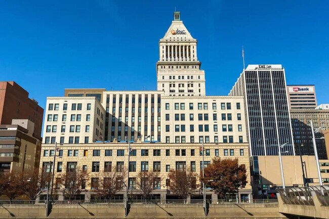 Building Photo - 309 Vine St