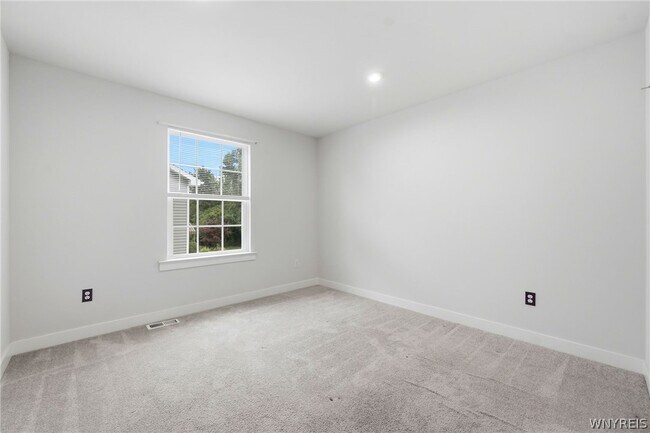 Building Photo - 100 Lynette Ln