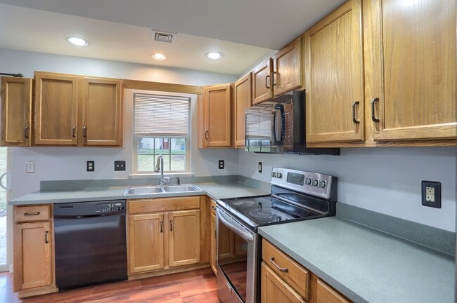 Building Photo - 1284 Hunters Ridge Dr