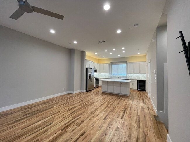 Building Photo - Modern living in trending East Dallas at METRO AT LIVE OAK!