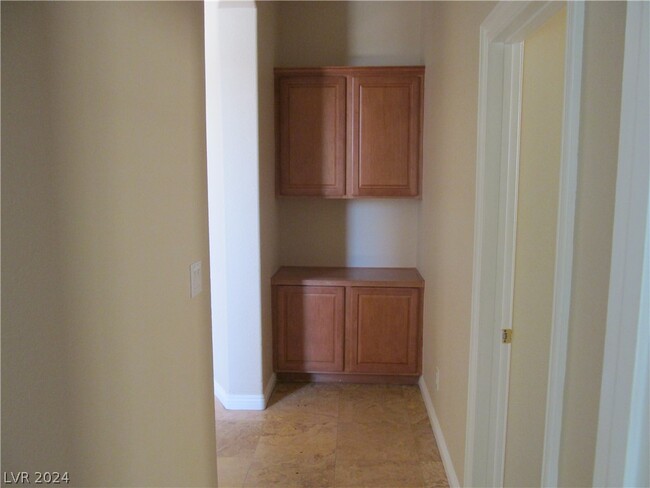 Building Photo - 7225 Fern Meadow St