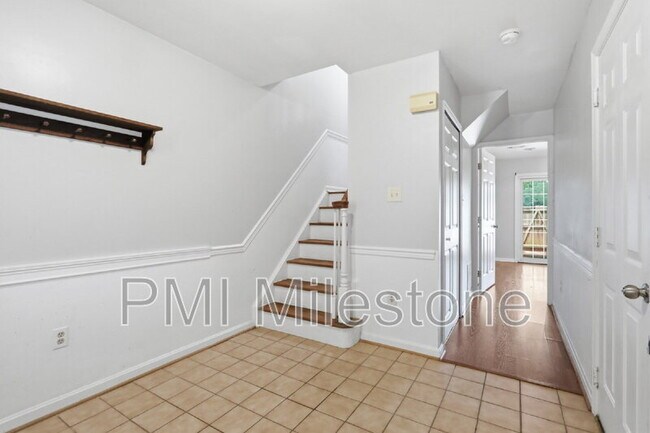 Building Photo - 6581 Ewald Ct