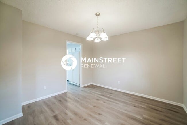 Building Photo - 3 Bedroom Pet-Friendly Home in INDEPENDENCE, MO with Main Street Renewal