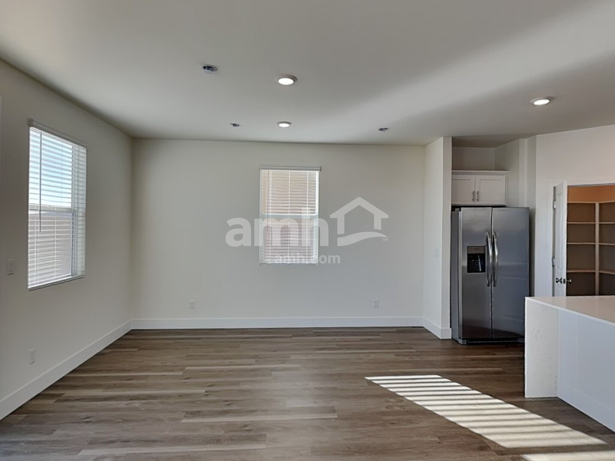 Building Photo - 10116 Cv Mountain St