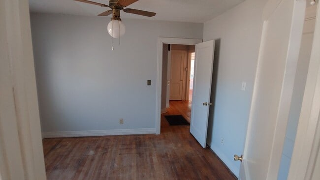 Building Photo - Nice 2 bedroom Home