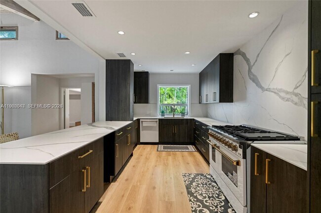 Building Photo - 1951 Secoffee St