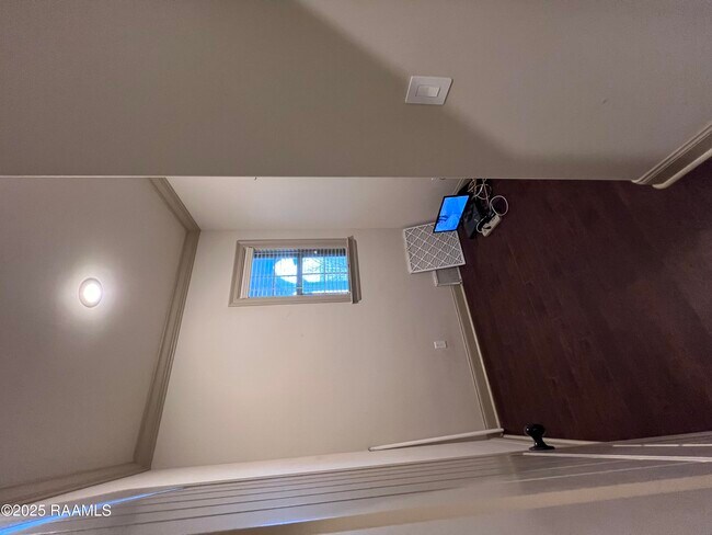 Building Photo - 100 Birchview Dr